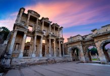 Izmir: Between coastline, memory, and movement