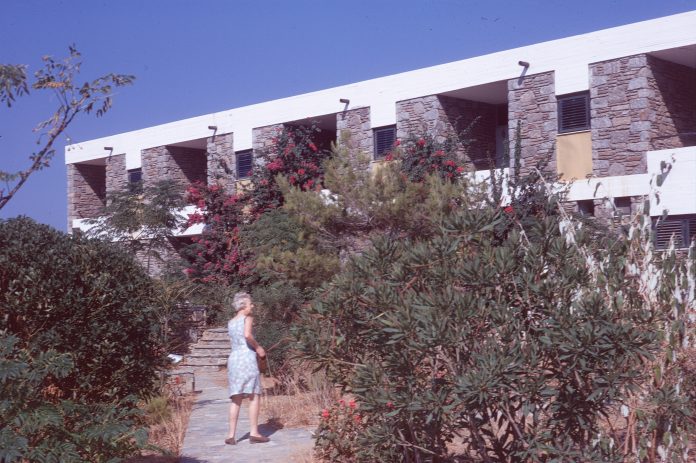 1970-9-16_Mykonos_-_Hotel_Xenia